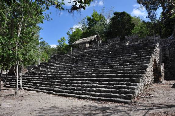 Ruínas da antiga cidade maya de Cobá, na península do Yucatán, no México
